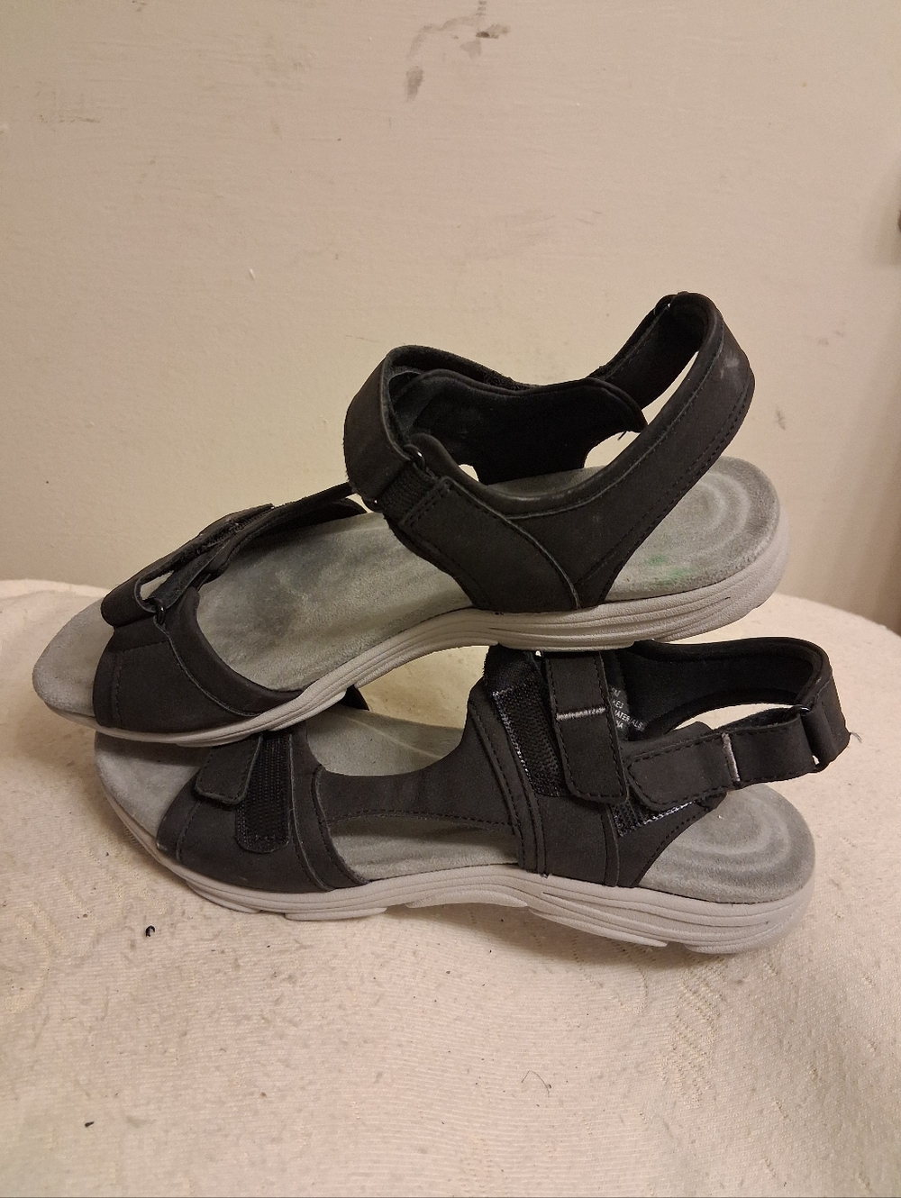 Womens Easy Spirit Black Strappy Comfort Sandals Size 6 M - Picture 8 of 16